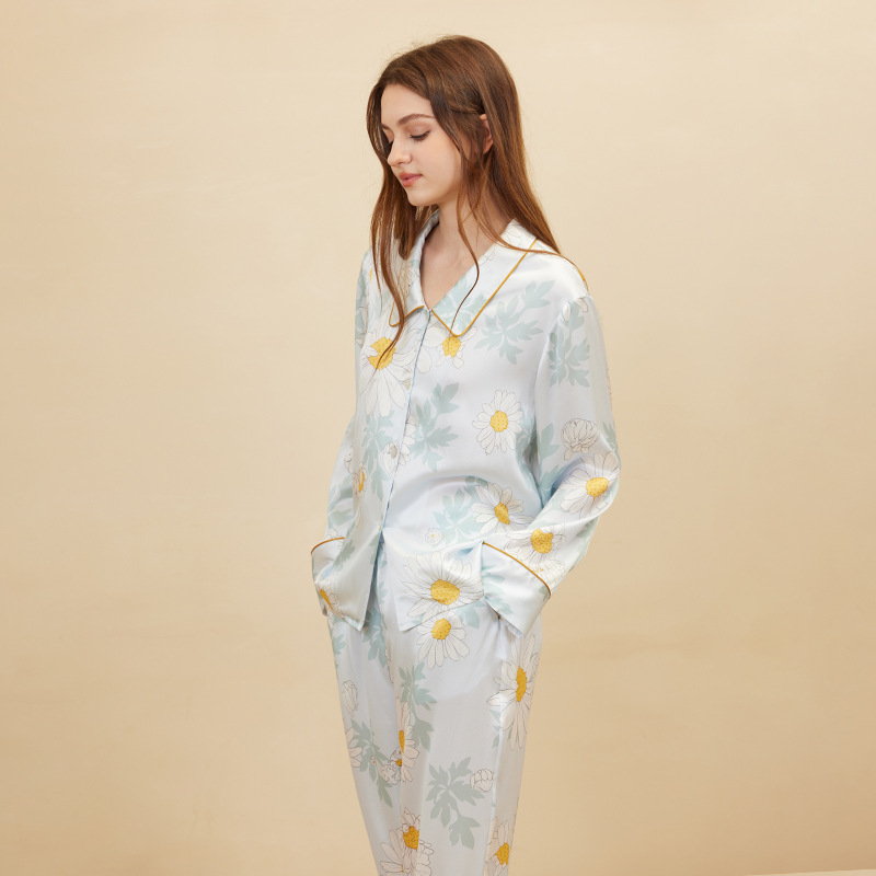 بيجامة نسائية أنيقة بطباعة الأ - مراجعة Women'S Fashion Suit وسعره